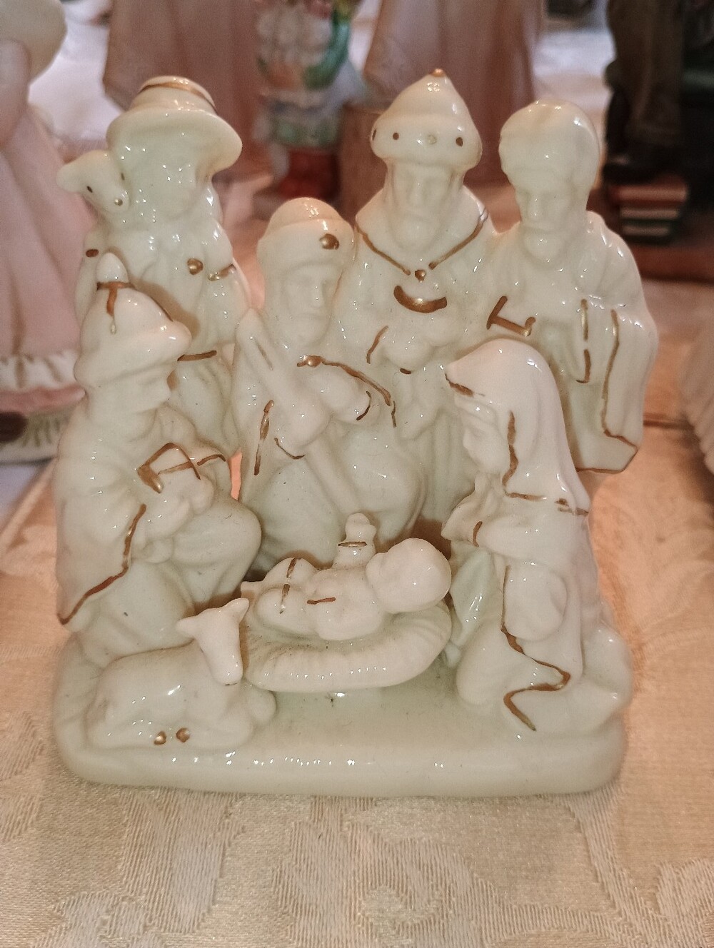 Porcelain Nativity Scene Hold Trim One Base 4 x 2 in
